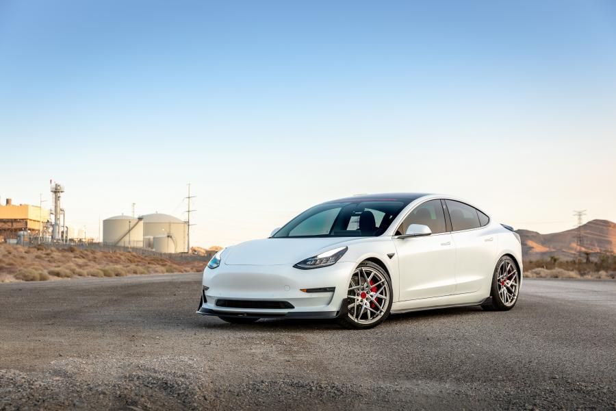  Tesla Model 3 VOLTA by Vorsteiner 2019 года  (фото 19 из 40)